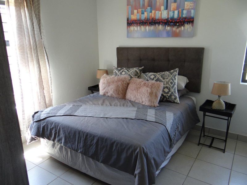Brand-new 2 bedroomed house for sale in Protea Glen  - Photo 8