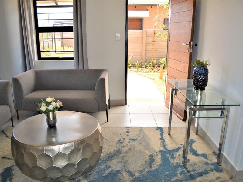 Brand-new 2 bedroomed house for sale in Protea Glen  - Photo 6