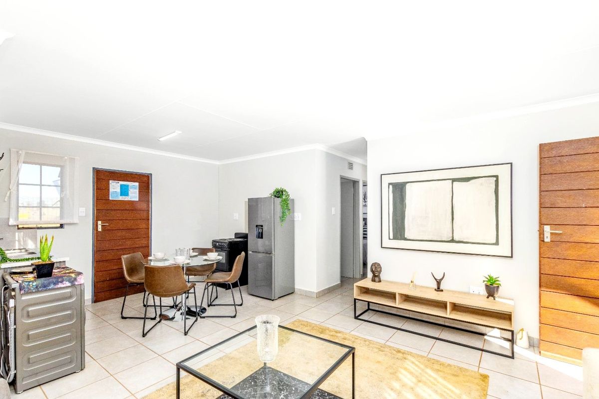 Brand new 3 bedrooms with 2 bathrooms for sale in Sky City Gated Community! - Photo 3