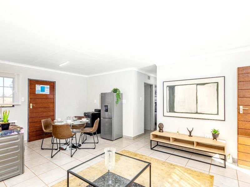 Brand new 3 bedrooms with 2 bathrooms for sale in Sky City Gated Community! - Photo 3