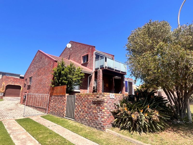 Immaculate 3-Bedroom Home with Scenic Views and Bonus Cottage  - Photo 8