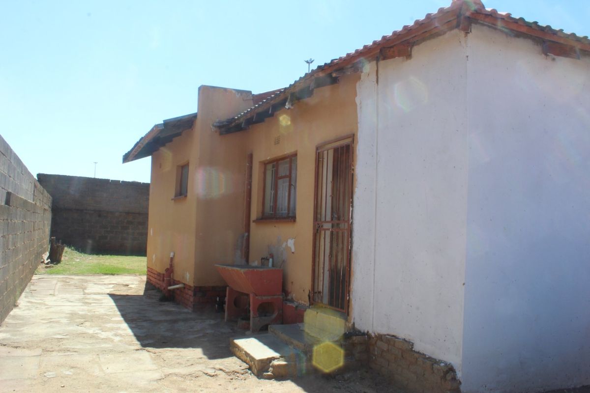 RDP House for sale in Lufhereng Ext 1 - Photo 4