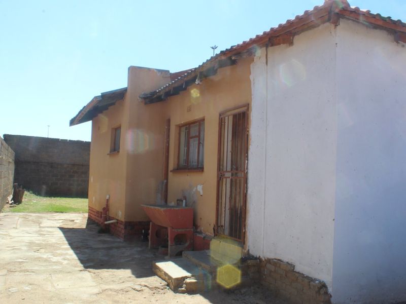 RDP House for sale in Lufhereng Ext 1 - Photo 4