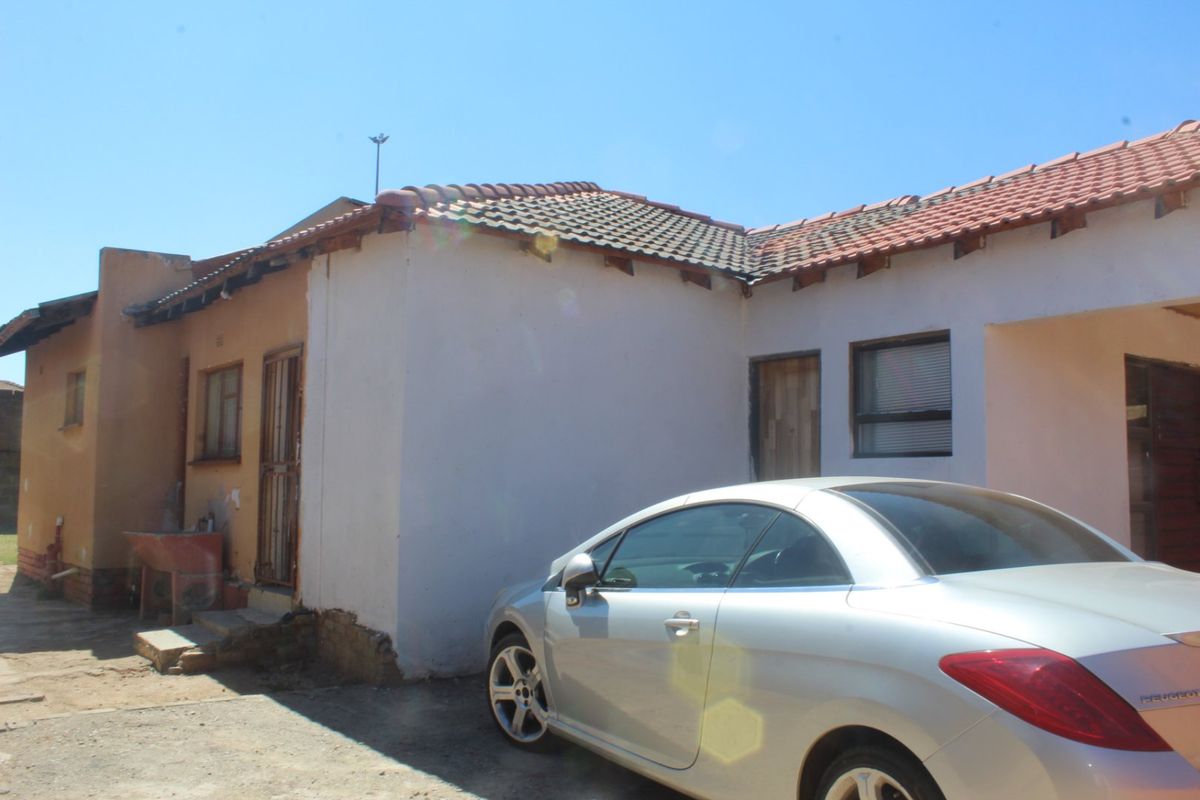 RDP House for sale in Lufhereng Ext 1 - Photo 5