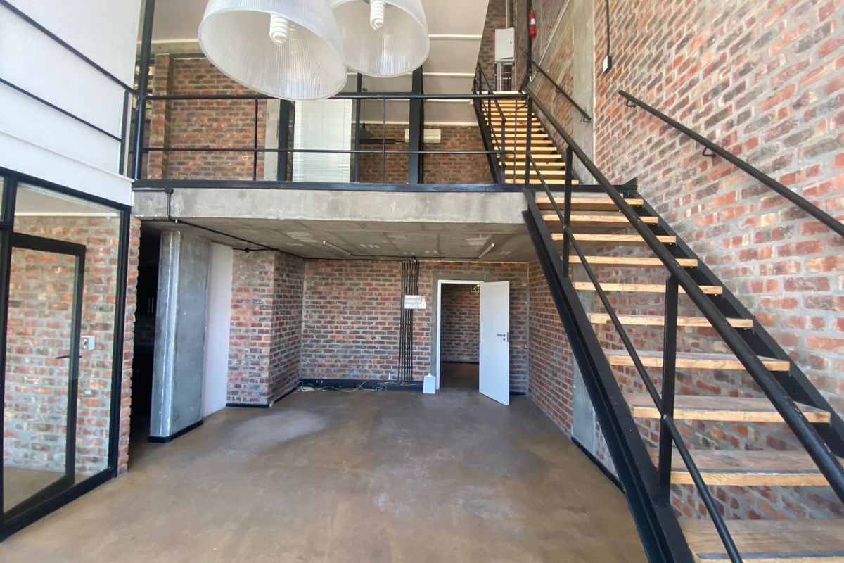 306m2 Commercial Space to Let  - Photo 2