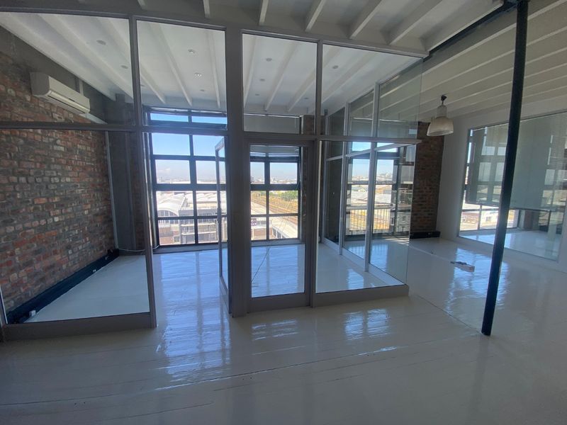 306m2 Commercial Space to Let  - Photo 9