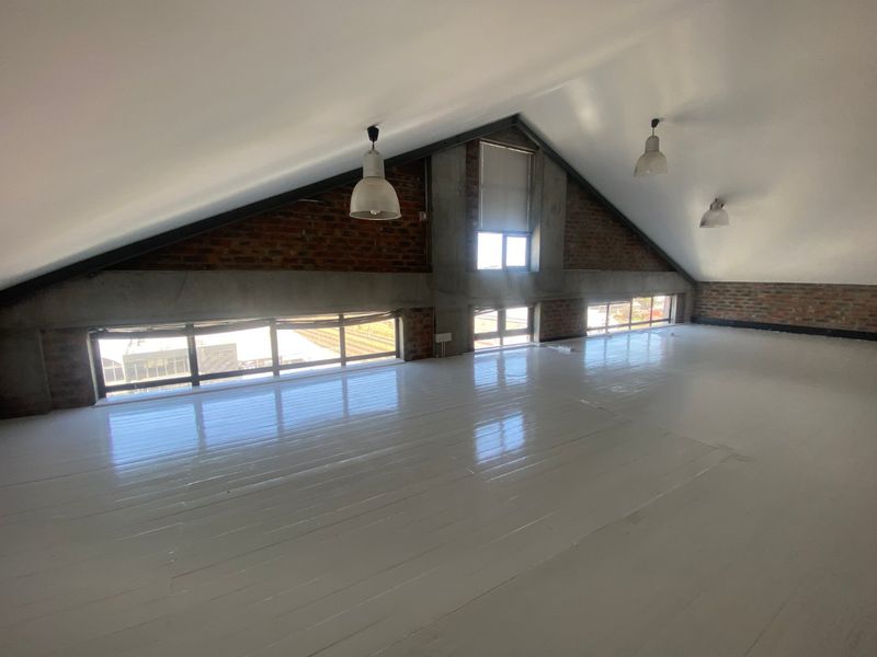 306m2 Commercial Space to Let  - Photo 8