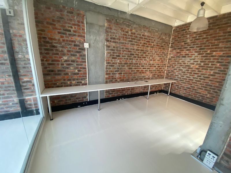 306m2 Commercial Space to Let  - Photo 7