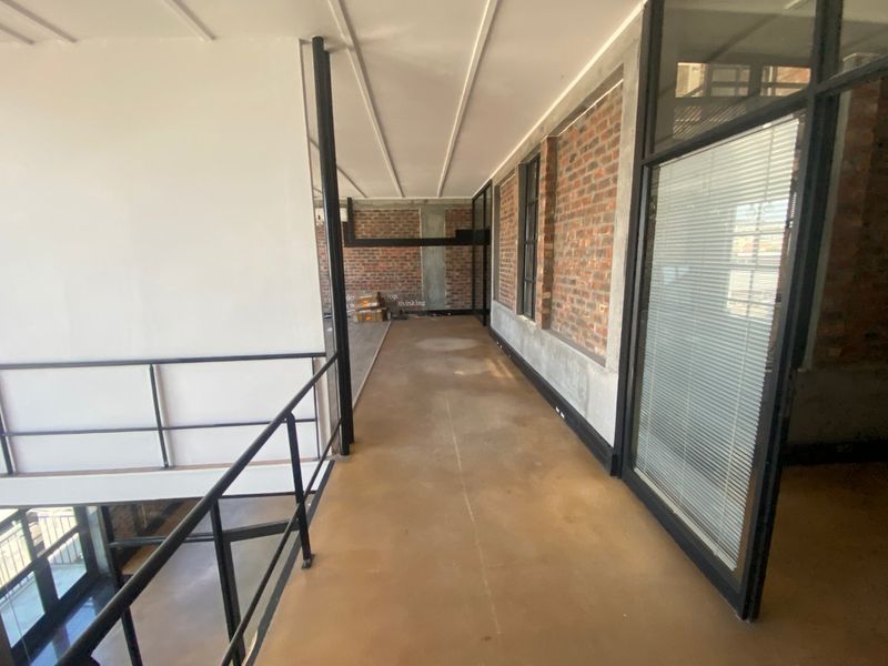 306m2 Commercial Space to Let  - Photo 5