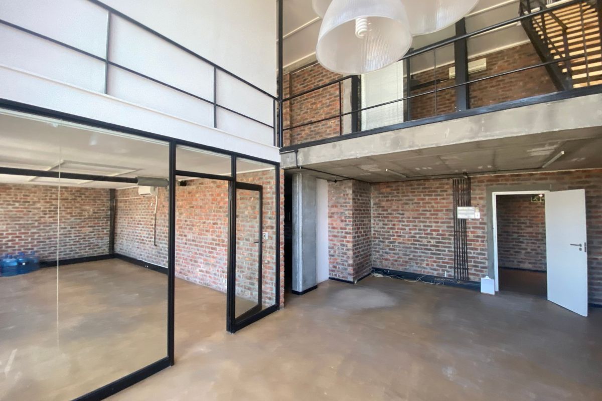 306m2 Commercial Space to Let  - Photo 3