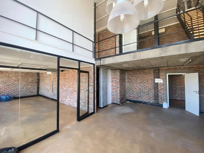 306m2 Commercial Space to Let  - Photo 3