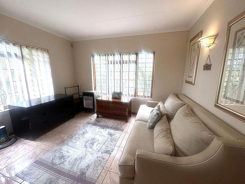 A Well Established 3 Bed 2 Bath Low-Maintenance Face-Brick Home For Sale in Helderkruin - Photo 5