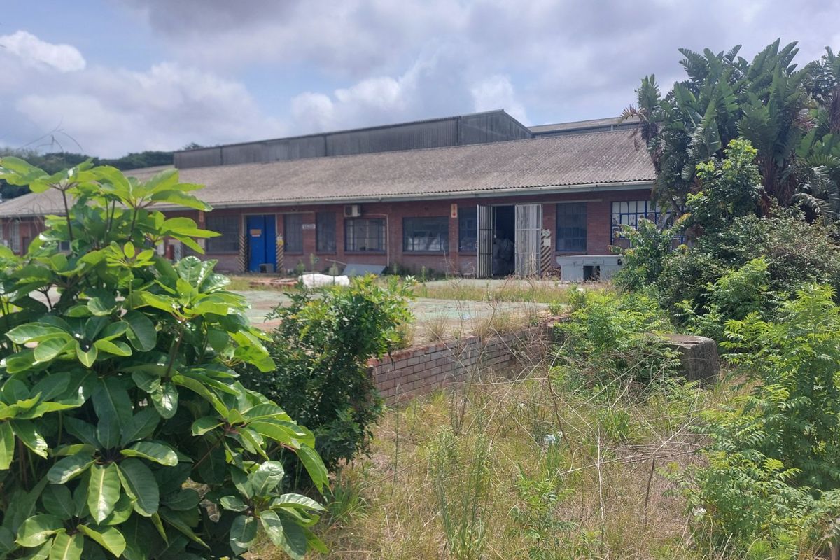 Open yard space for rental in Umbogintwini. - Photo 2