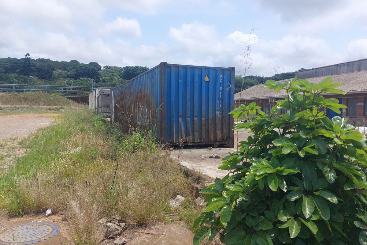 Open yard space for rental in Umbogintwini. - Photo 3