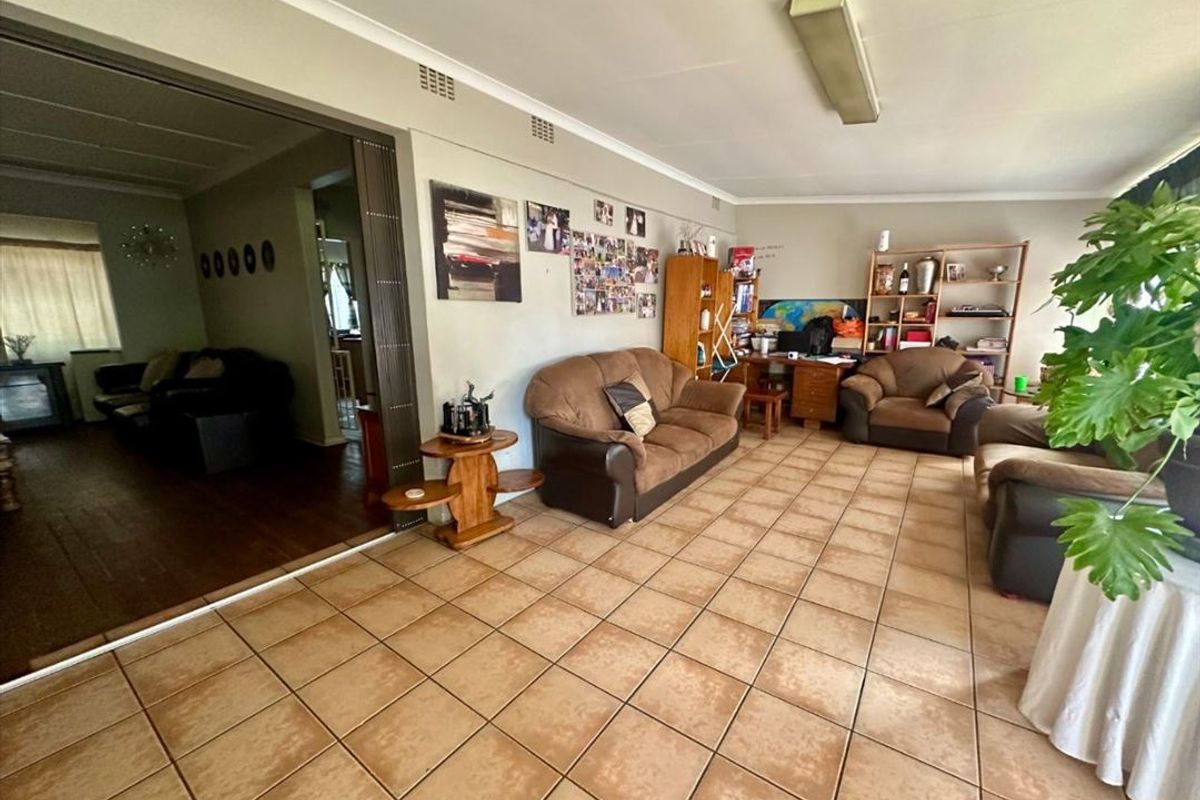 Elegant Family Home with Modern Comforts - Photo 2