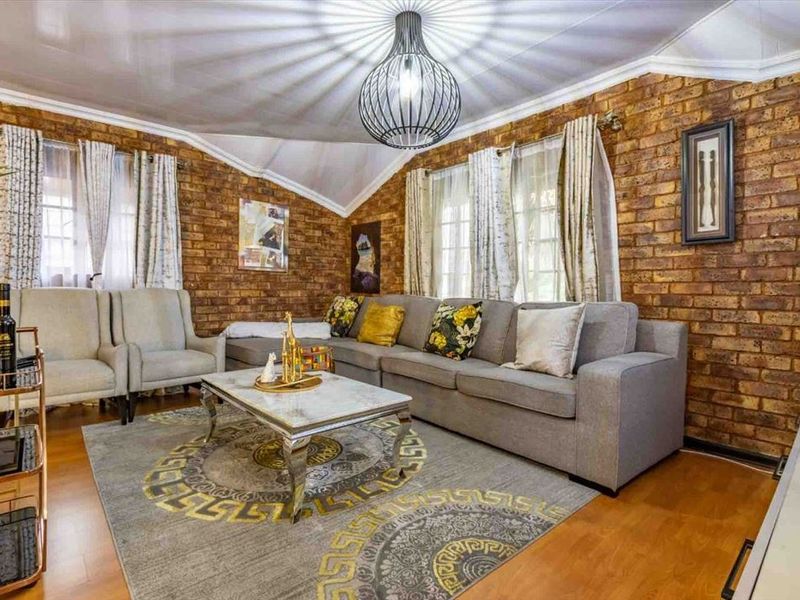 Spacious Family Home with Modern Features and Pool - Photo 2