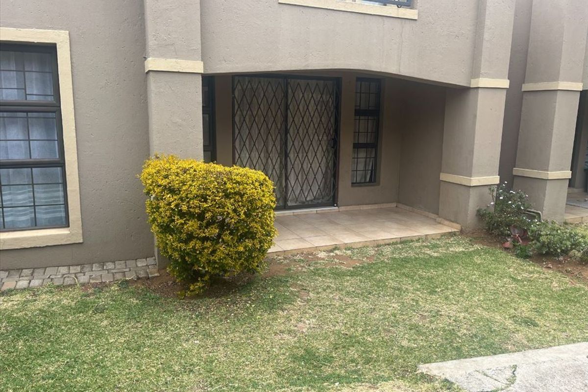 Charming Modern Home with Pool and Ample Parking - Photo 3