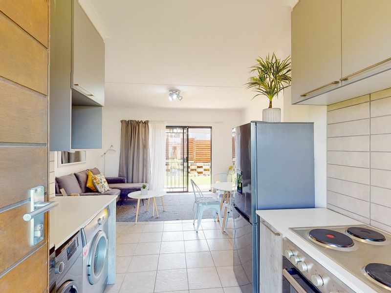 4 Bedroom 2 Bathroom apartment for sale in Ashwood, Monavoni! - Photo 2