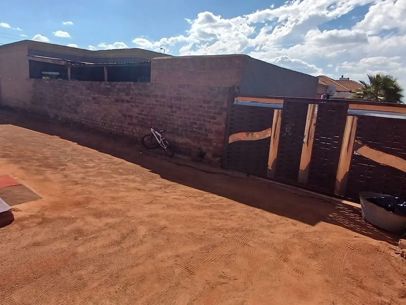 Double stand house now on sale. - Photo 5