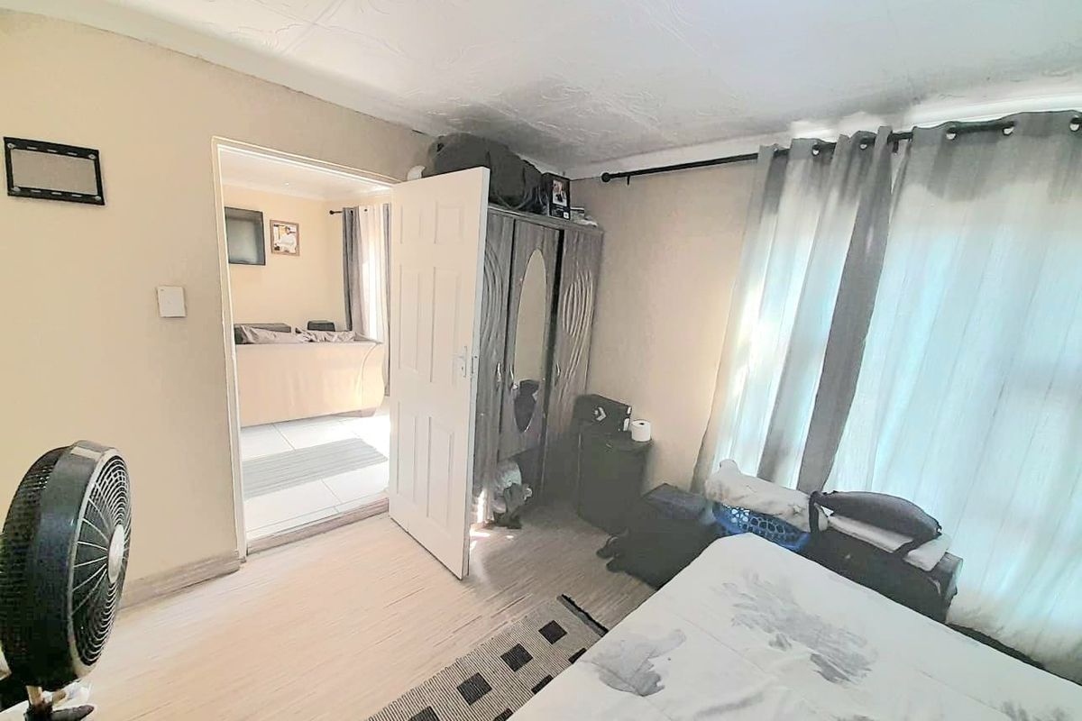 Neat 4-Bedroom Home for Sale in NU 15, Mdantsane - Photo 2