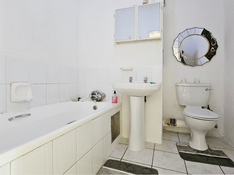 A neat apartment in Three Rivers Proper. - Photo 8