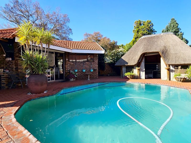 An entertainer’s dream home in Falcon Ridge. - Photo 5