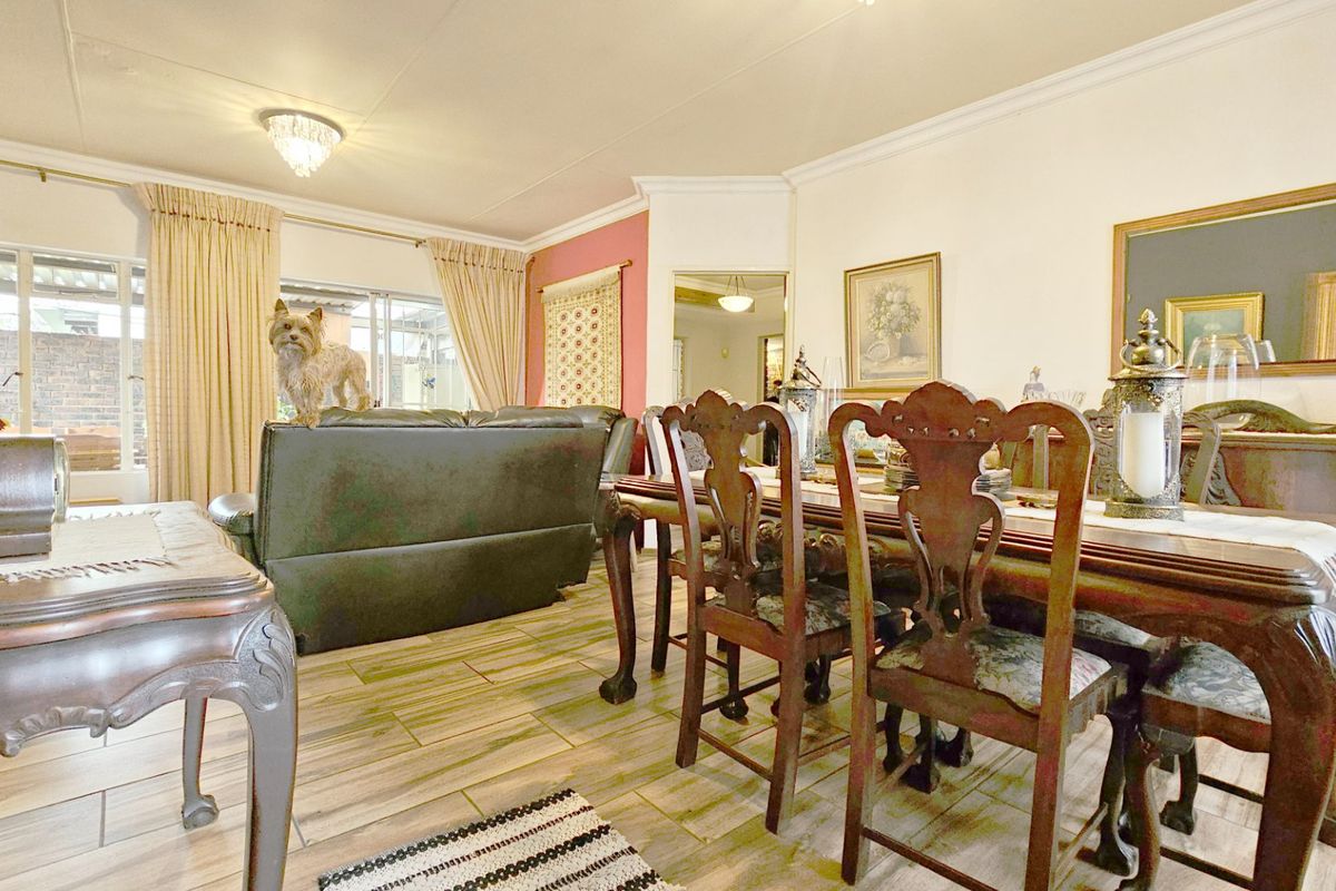 Flawless townhouse in Three Rivers. - Photo 4