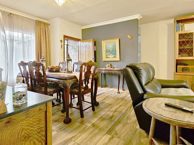 Flawless townhouse in Three Rivers. - Photo 6