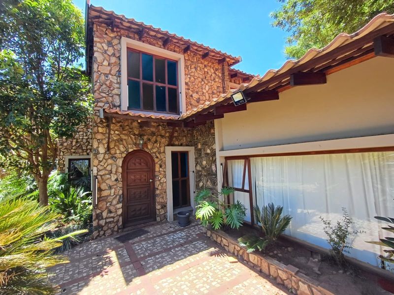 A Modern Family Haven in Songloed, Ext 1 - Photo 4