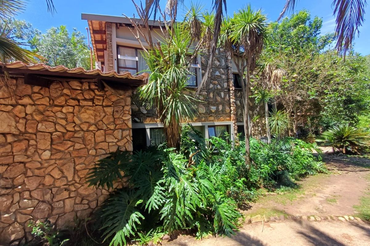 A Modern Family Haven in Songloed, Ext 1 - Photo 2