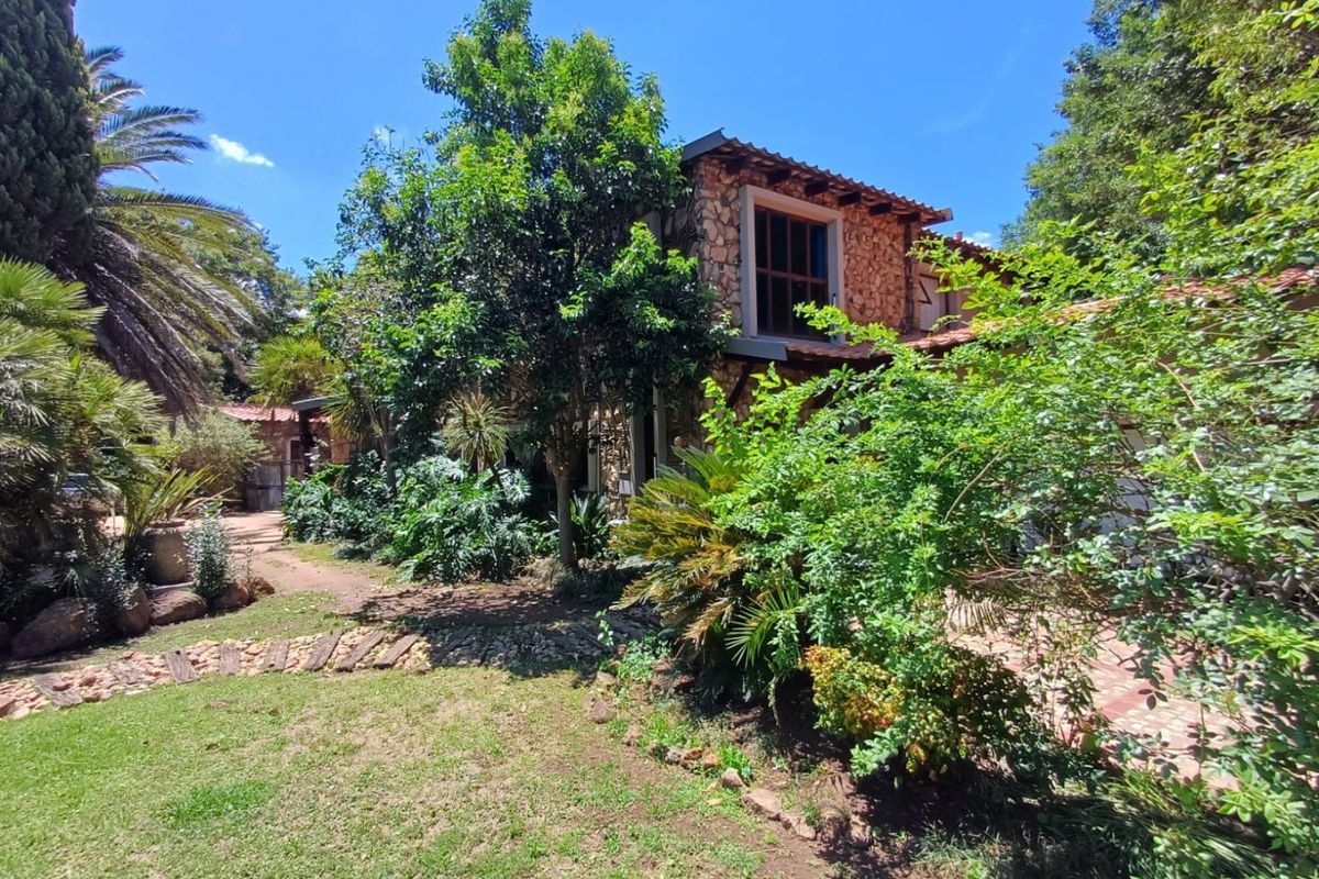 A Modern Family Haven in Songloed, Ext 1 - Photo 3