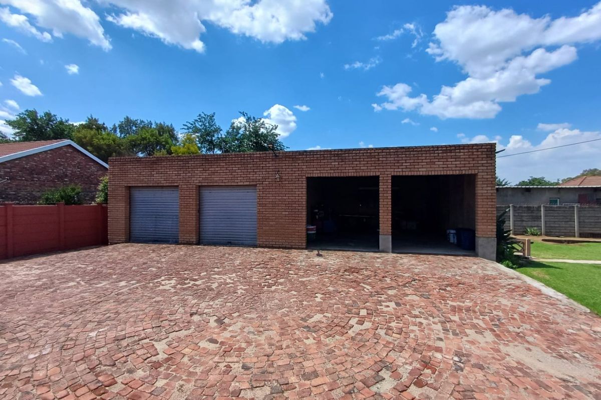 A Spacious Family Retreat in the Heart of Songloed - Photo 4