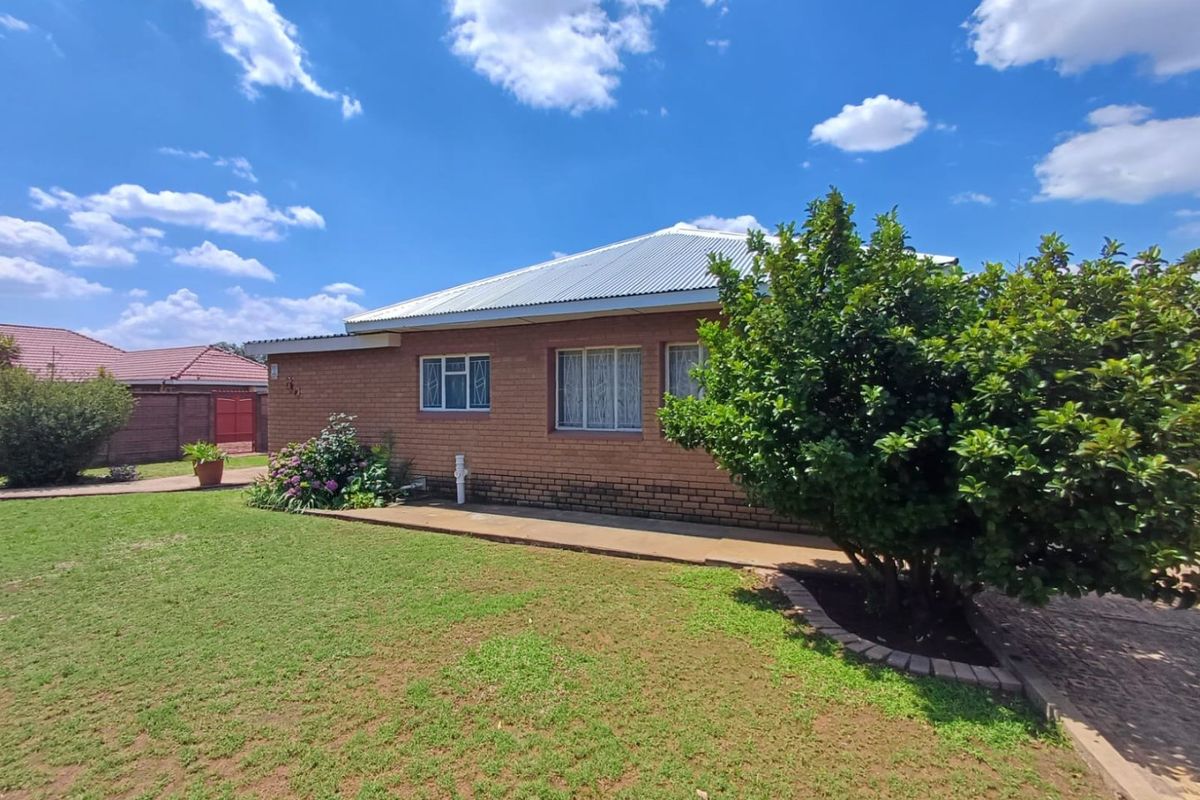 A Spacious Family Retreat in the Heart of Songloed - Photo 2