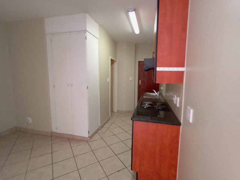Ground-Floor Bachelor in Oukraal Estate - Photo 10