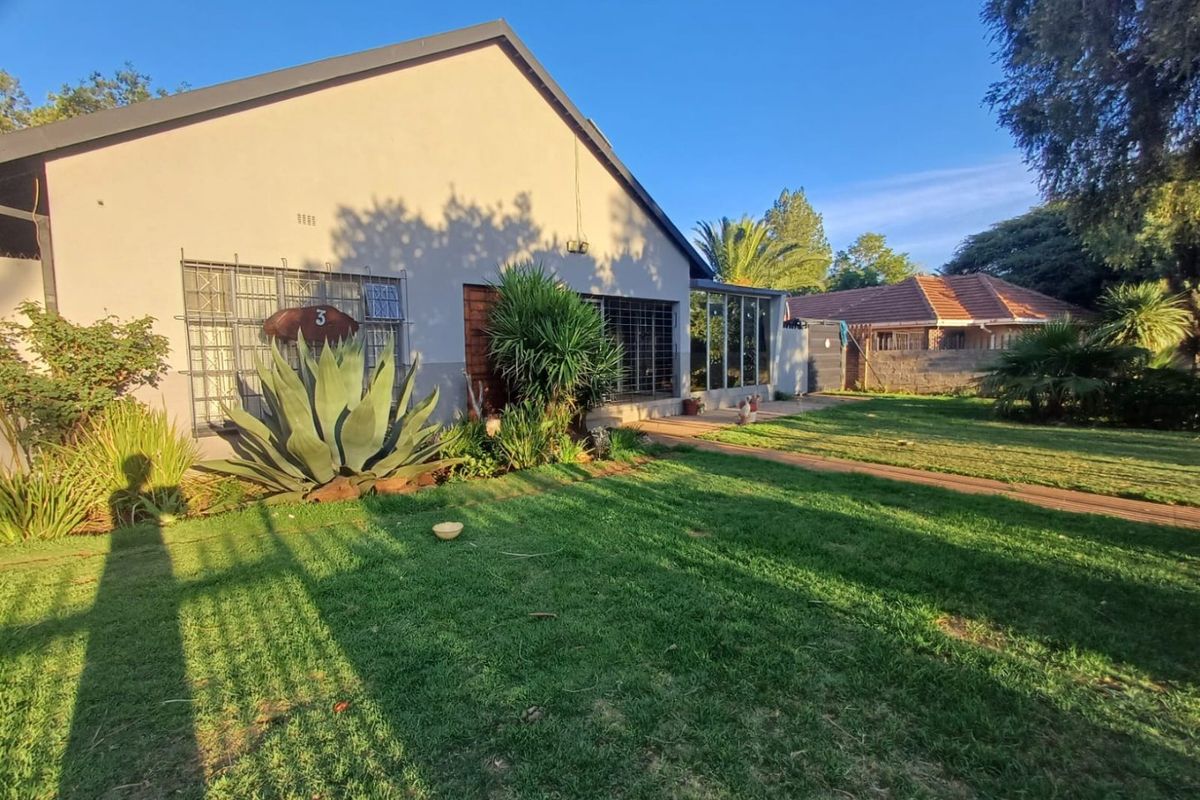 A Spacious Dual-Living Opportunity in Stilfontein - Photo 2