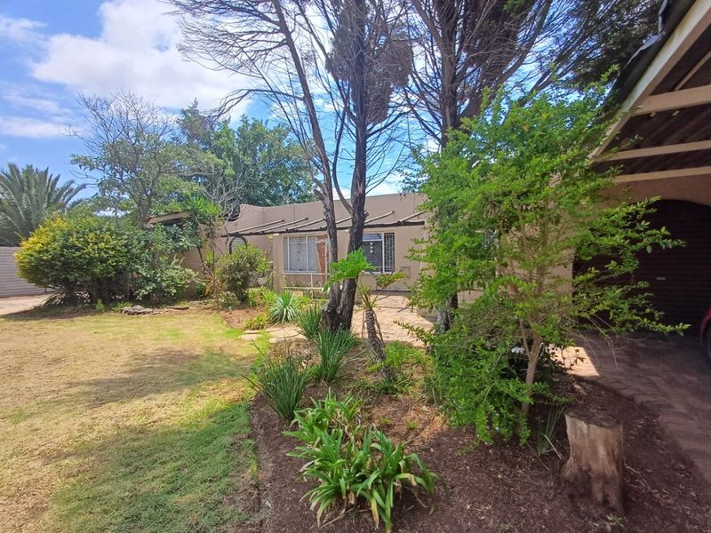 Exceptional Family Home Priced Below Market Value - Photo 2