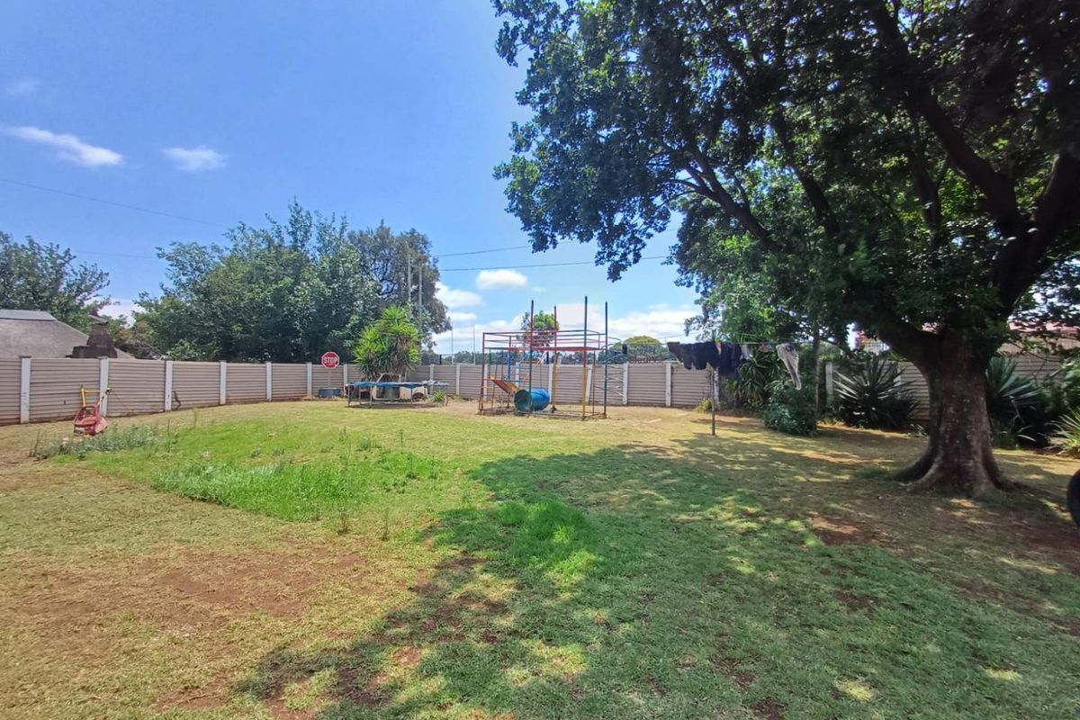 Exceptional Family Home Priced Below Market Value - Photo 4