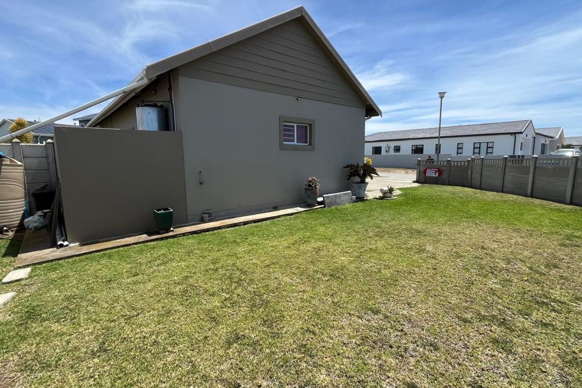 Modern 2-Bedroom Home in Sought-After Fountains Estate – Move-In Ready! - Photo 5