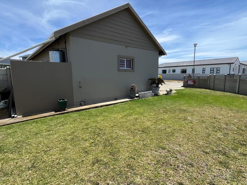 Modern 2-Bedroom Home in Sought-After Fountains Estate – Move-In Ready! - Photo 5