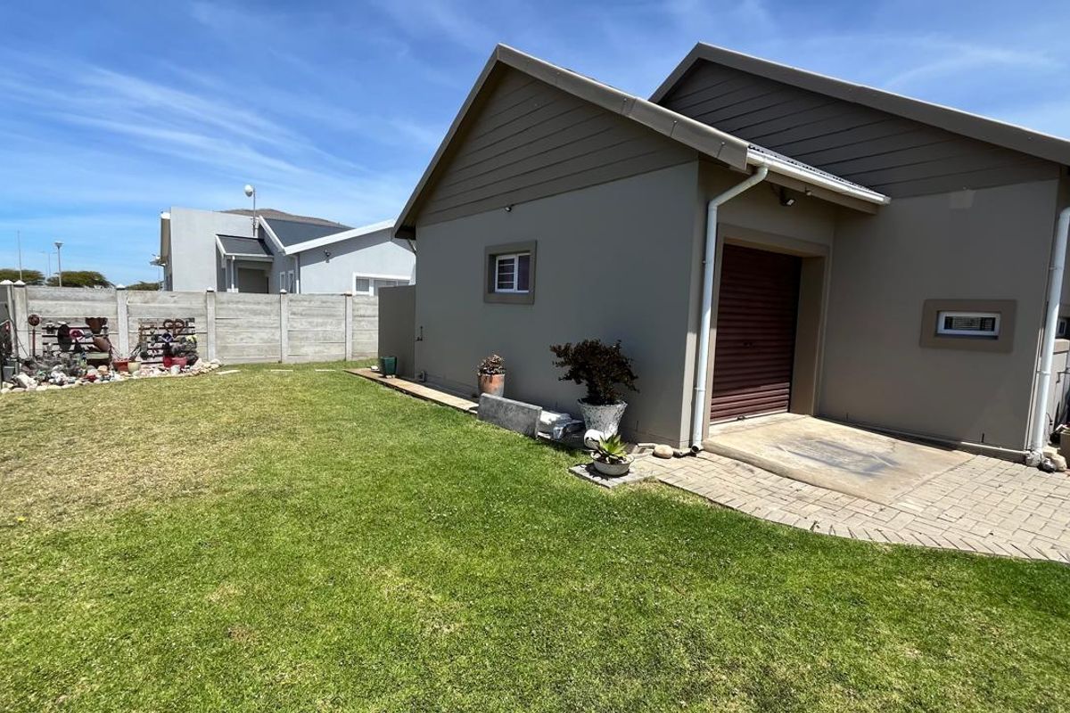 Modern 2-Bedroom Home in Sought-After Fountains Estate – Move-In Ready! - Photo 4