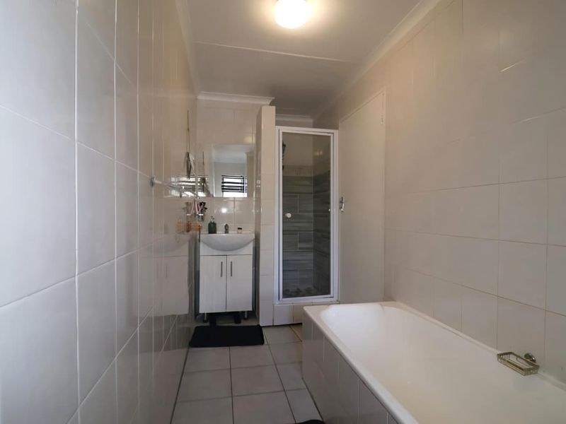 Peaceful Suburban Living – Willgeheuwel / Radiokop 2-Bedroom Gem with Private Garden - Photo 8