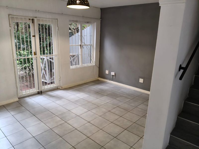 Peaceful Suburban Living – Willgeheuwel / Radiokop 2-Bedroom Gem with Private Garden - Photo 3