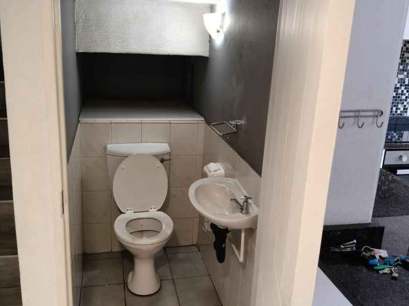 Peaceful Suburban Living – Willgeheuwel / Radiokop 2-Bedroom Gem with Private Garden - Photo 9