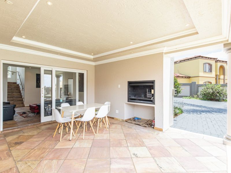 Elegant 5 Bedroom Family Home in a Sought-After Secure Estate in Ruimsig  - Photo 8