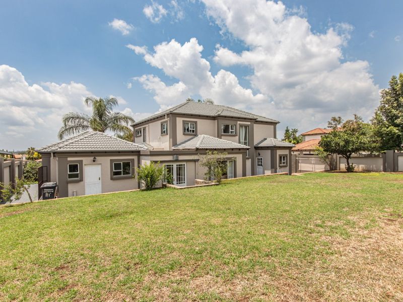 Elegant 5 Bedroom Family Home in a Sought-After Secure Estate in Ruimsig  - Photo 5