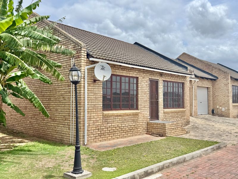 Secure estate newly renovated  - Photo 3