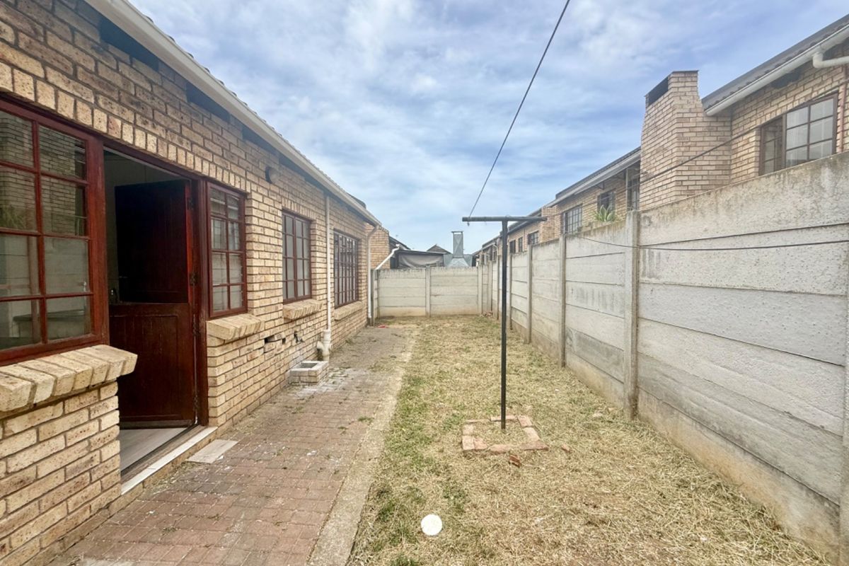 Secure estate newly renovated  - Photo 5