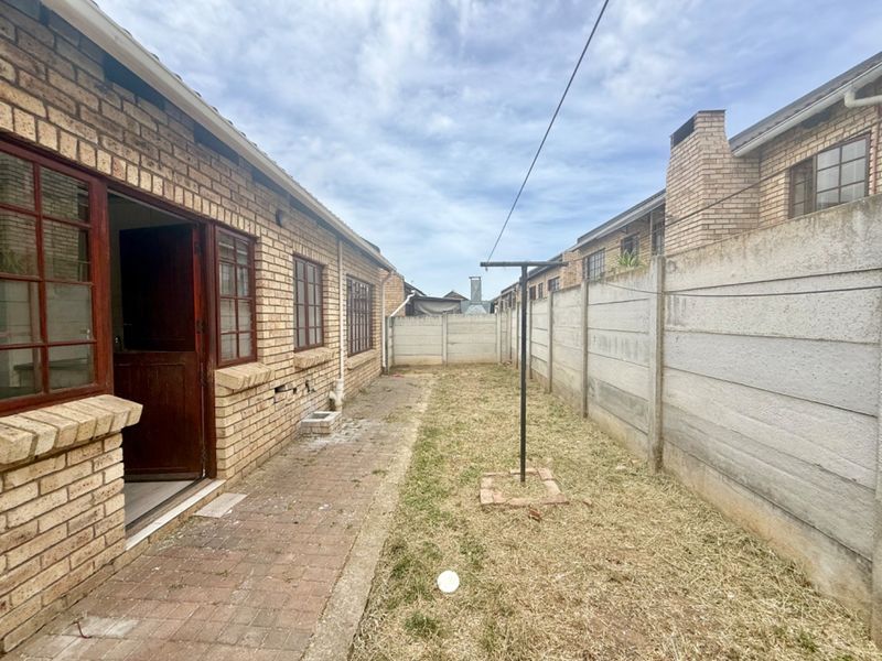 Secure estate newly renovated  - Photo 5