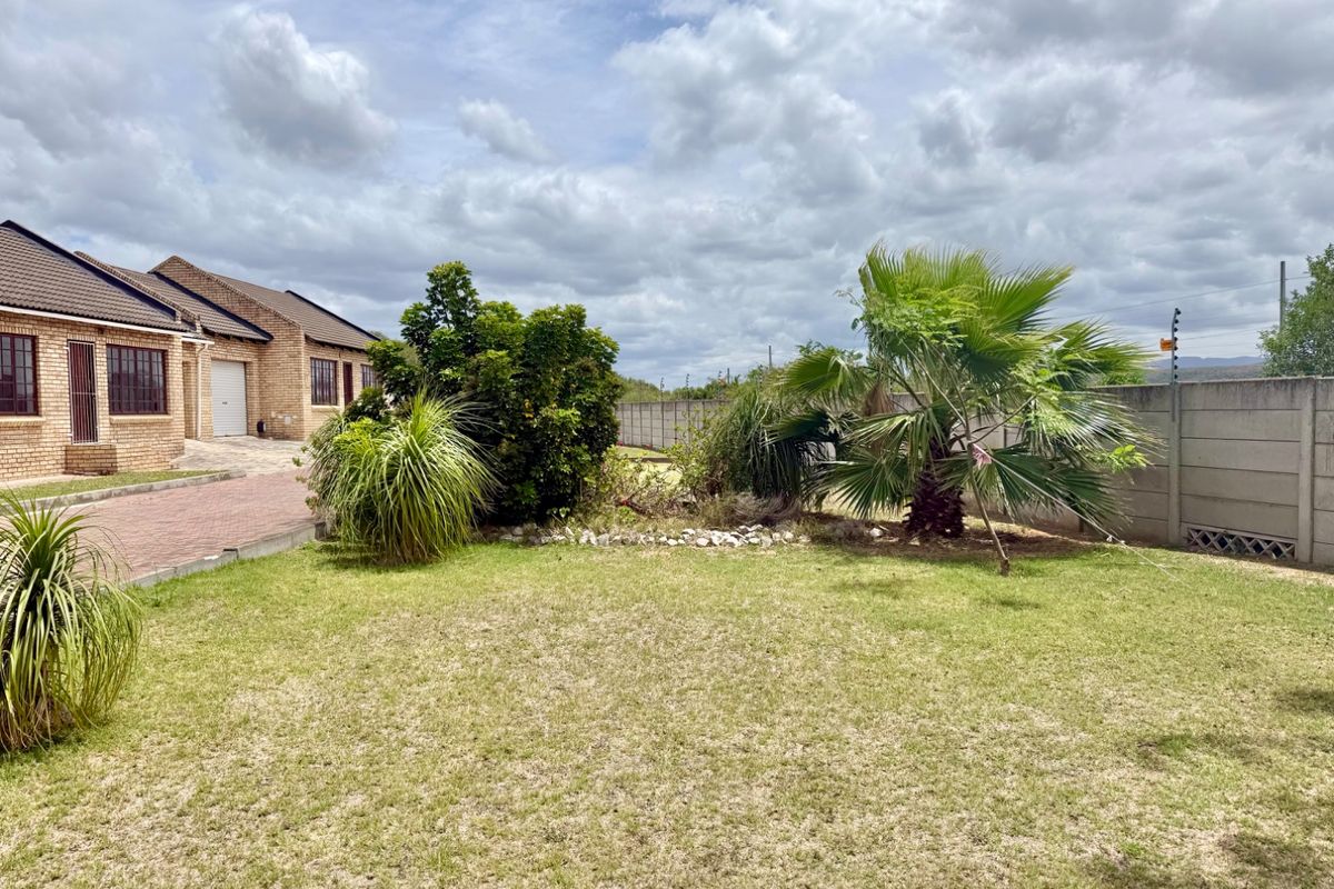 Secure estate newly renovated  - Photo 2