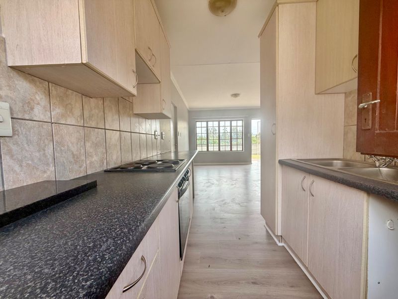 Secure estate newly renovated  - Photo 10